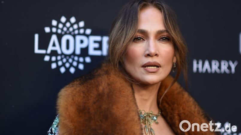 Popstar Jennifer Lopez schuf eigenen Angaben zufolge nach dem Auszug ihrer Kinder einige ihrer besten Songs. (Archivbild) Bild: Richard Shotwell/Invision/AP/dpa