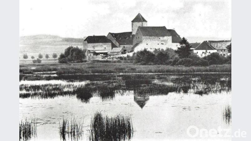 1437 wird die Vils aufgestaut und der Stadtweiher angelegt, um die Stadt Vilseck vor Feinden zu schützen. Bild: Archiv Rosi Hasenstab