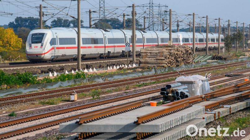 Die Deutsche Bahn saniert auf Rekordniveau - doch Fahrgäste merken davon bisher wenig. (Archivbild) Bild: Klaus-Dietmar Gabbert/dpa/dpa-tmn