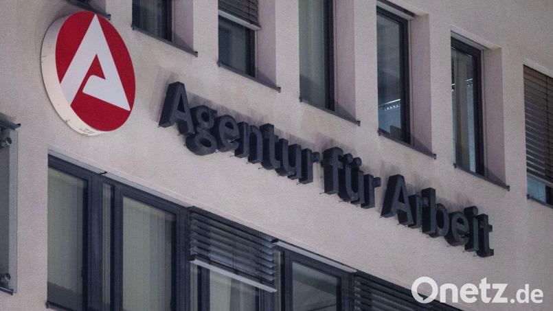 Die Arbeitslosigkeit ist im Landkreis Tirschenreuth im Oktober gesunken. Symbolbild: Marijan Murat/dpa