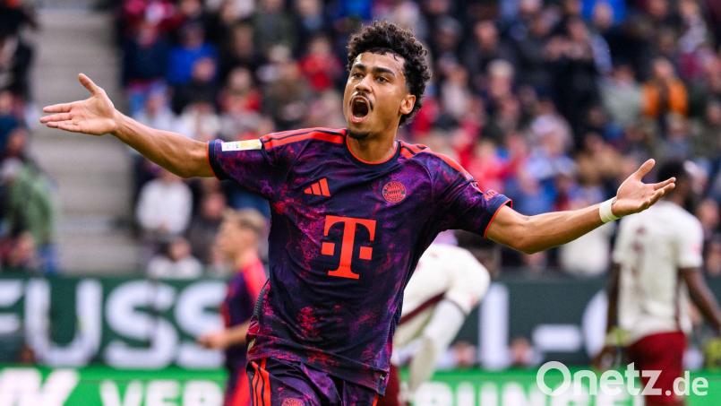 Nathaniel Brown, den alle nur Nene rufen, jubelt über sein Tor beim 2:2 in Augsburg. Das war im Oktober, als er das Gesicht des "Bayern-Magazins" war. Bild: Tom Weller/dpa