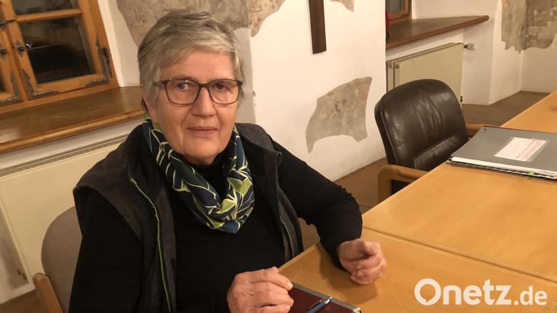 Seit zehn Jahren betreut die Forstamtsfrau Anette Schödel die Waldbestände in Wiesau und Falkenberg. Am Donnerstag beleuchtete sie ihre Arbeit. Bild: Werner Robl