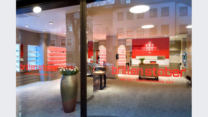 Der schönste Brillen Stober aller Zeiten in der Dr.-Pfleger-Straße in Weiden. Bild: Brillen Stober