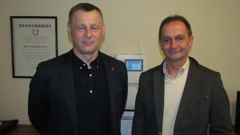 Fachleute für Sicherheit: Hometron-Inhaber Thomas Wischer (rechts) und Telenot-Experte Wolfgang Fischer Bild: is
