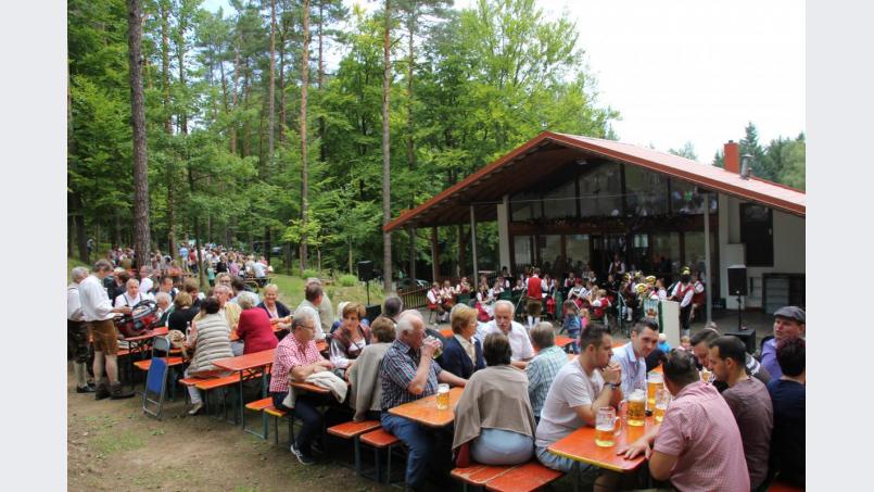 Das Fest verspricht gemütliche Stunden Kultur und Brauchtum rund um die Buchberghütte. Bild: ads