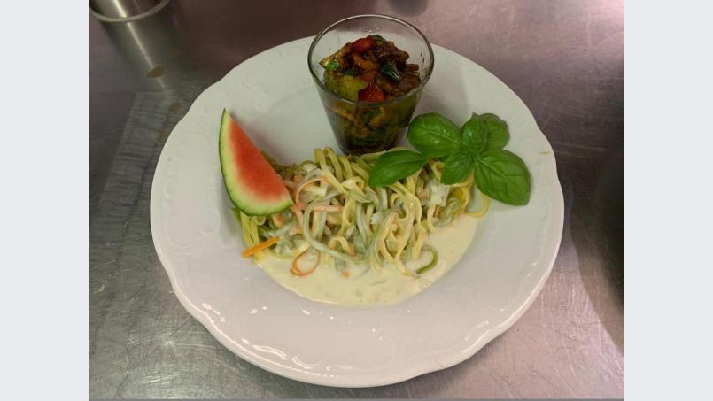 Leckere Antipasti und Nudeln. Bild: exb