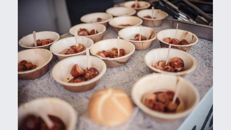 Auch die Currywurst kam bei den Mitarbeitern von Oberpfalz Medien im Tasting super an. Bild: Michael Golinski