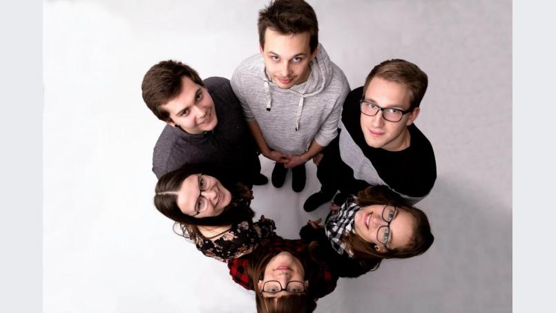 Auch Gruppen können sich von Sabrina Bracht ganz besonders in Szene setzen lassen. Bild: Lichtmoment Photography