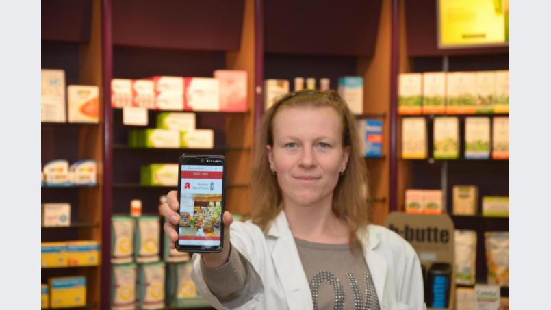 Mitarbeiterin Melanie Baier (PTA) ist vollauf begeistert von der neuen App. Bild: fjo