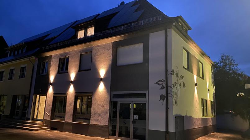 Eine Altimmobilie – und dennoch auf modernem Standard: eines der Sanierungsprojekte, die Edwin Schneider in Amberg umgesetzt hat. Bild: exb
