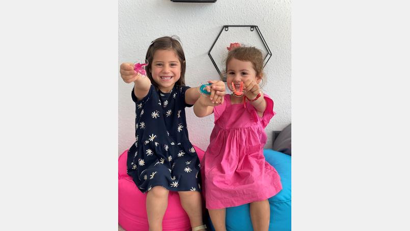 In der Praxis fühlen sich Kinder sichtlich wohl. Bild: exb