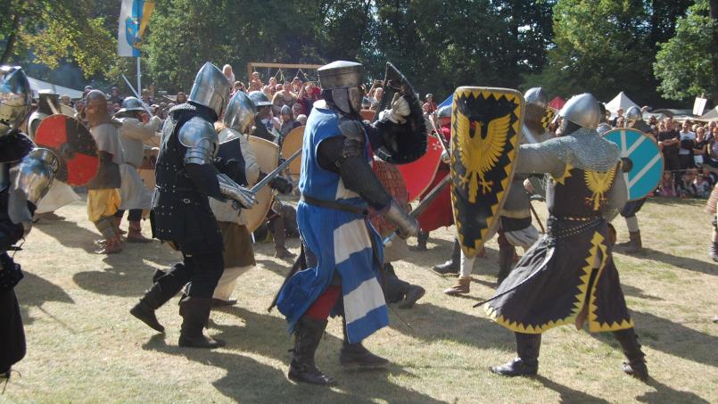 Schaukämpfe lassen des Flair des Mittelalters lebendig werden. Bild: exb