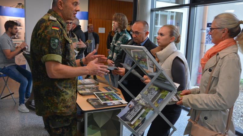 Auch die Bundeswehr sucht dringend Nachwuchs. Bild: jr