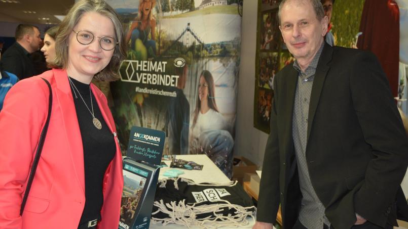 Bildungsmanager Hilmar Fütterer und Schulamtsdirektorin Martina Puff im Gespräch. Bild: jr