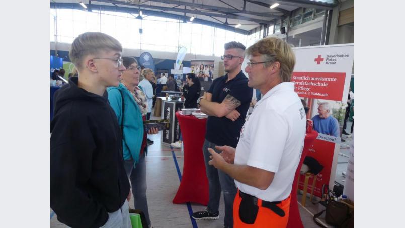 Die Ausbildungsmesse im VierStädtedreieck findet am Samstag, 5. Oktober 2024, in der Stadthalle Grafenwöhr statt. Bild: rn