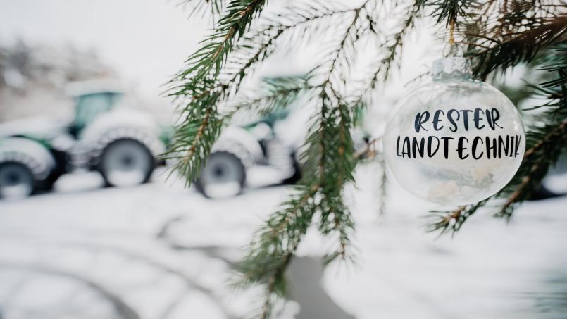 Rester Landtechnik wünscht frohe Weihnachten. Bild: exb