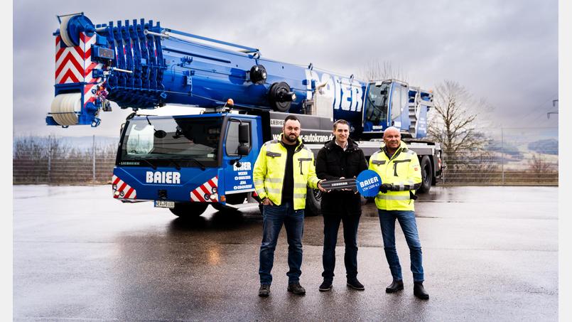 Die Firma BAIER Autokrane hat ihren Fuhrpark um einen 6-Achser-Kran erweitert. Bild: exb