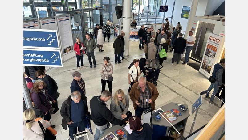 Die Bau- und Immobilienmesse meinZuhause! Nordoberpfalz findet am 10. und 11. Oktober 2026 in der Max-Reger-Halle (Dr.-Pfleger-Straße 17, 92637 Weiden) statt. Bild: exb