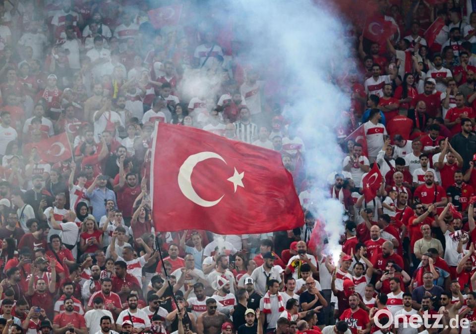 Zahlreiche Maibäume schmücken die Region: Symbole für gelebtes 