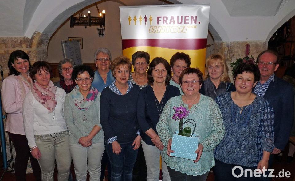 Dres. Med. Doris Romann-flierl Und Brigitte Faß Frauenärztinnen Frauen-Union Hirschau bestätigt Bärbel Birner als Vorsitzende: Mehr