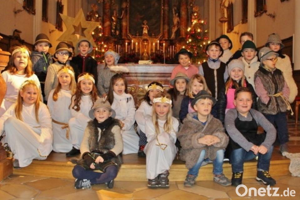 Kinderchristmette in St. Ägidius Vilseck In Anbetung vor dem Kind