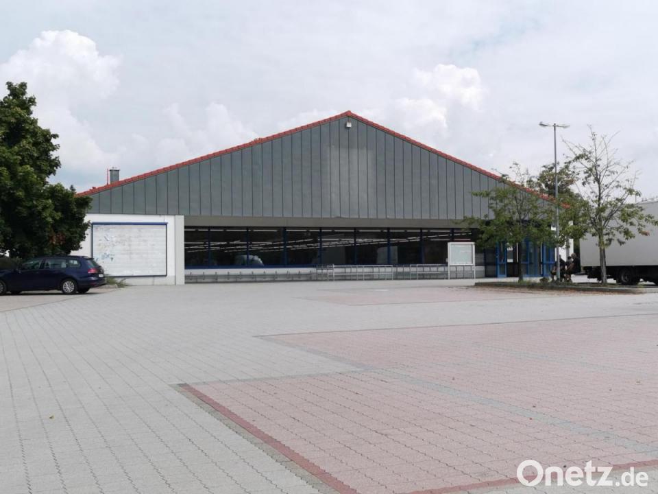 Zwei Jahre Leerstand in alter LidlHalle in Oberviechtach sind vorbei