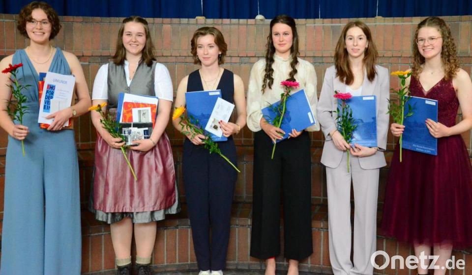 Elly Heuss Gymnasium Alle 48 Abiturpr flinge Haben Bestanden Onetz