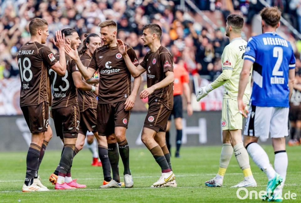 FC St. Pauli feiert Heimsieg über Arminia Bielefeld FC St. Pauli feiert Heimsieg über Arminia Bielefeld