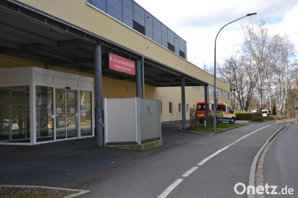 Kleine Kurskorrektur: Rettungswagen fahren Krankenhaus Tirschenreuth ...