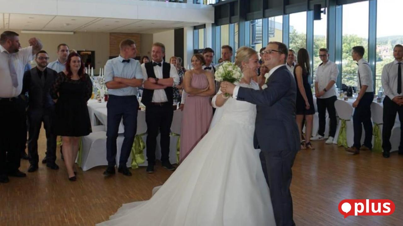 Wenn die Hochzeitsglocken klingen: Zelte, Wurst-Brunnen und Candy-Bars
