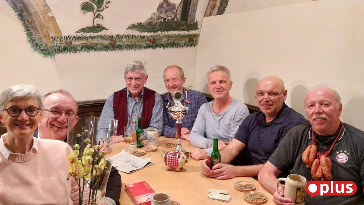 Ein eigenes Wirtshaus zum Karteln: Die Schafkopferer von Schnaittenbach