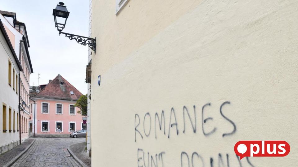 "Romanes eunt domus" an Gebäude in der Amberger Altstadt gesprüht