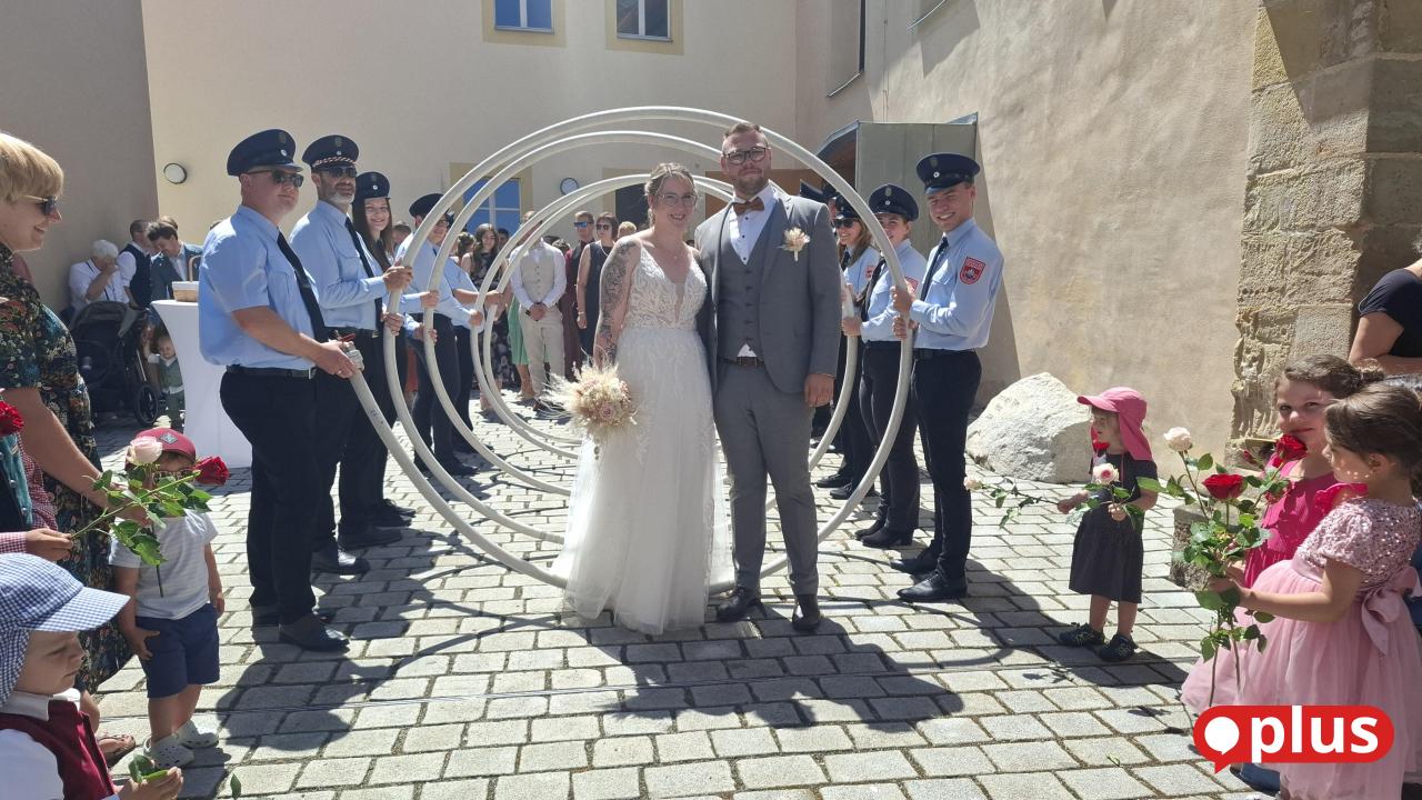 Nathalie Danner and Marko Süß get married in St. Mary's Church in Nabburg