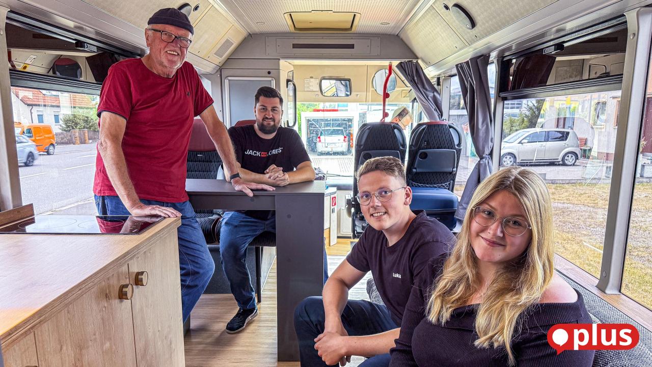 Lukas Willner (23) baut einen Linienbus zum Wohnmobil um