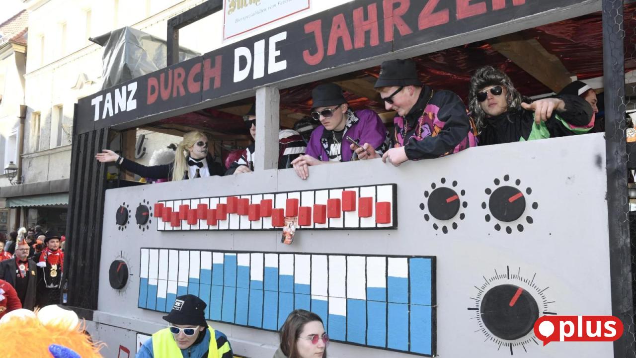 Ostbayerischer-Faschingszug-gibt-am-8-Februar-in-Schwandorf-Gas