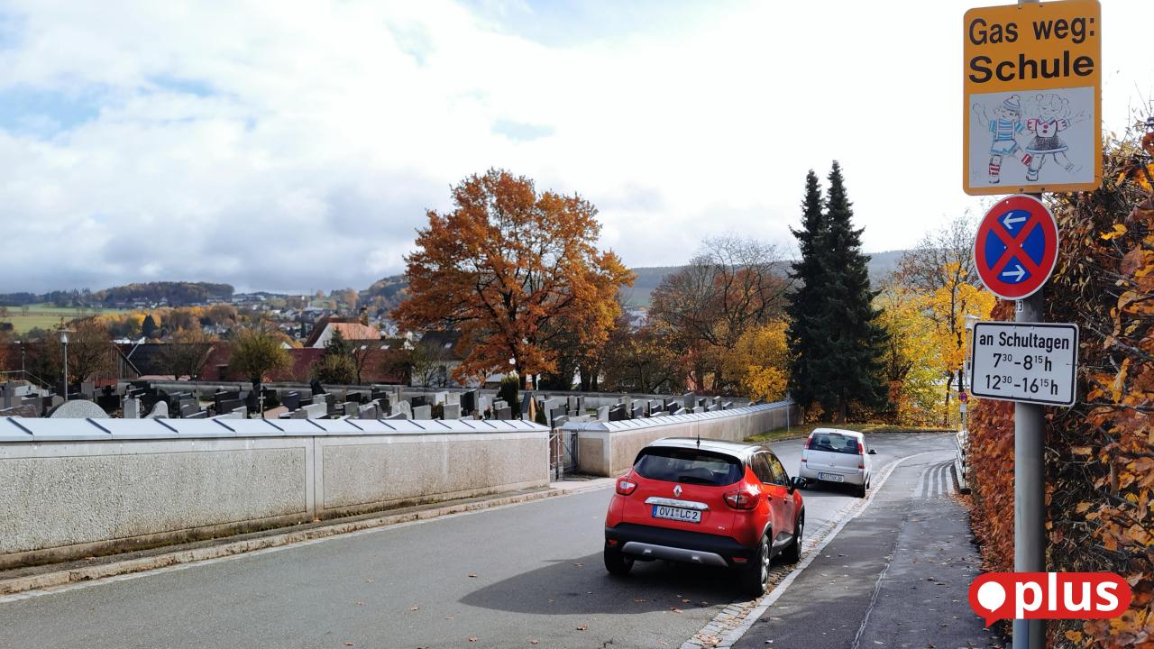 Freie-Fahrt-f-r-Schulbusse-Halteverbot-rund-um-den-Friedhof-Oberviechtach