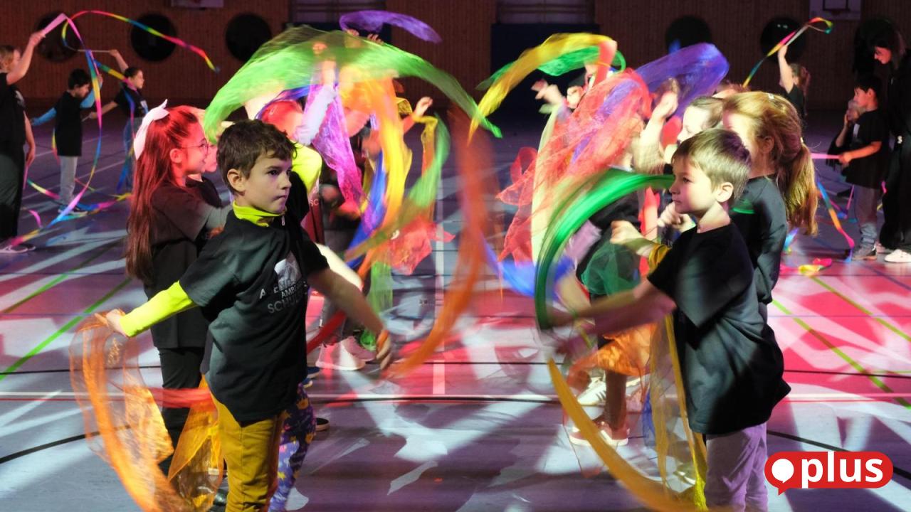 Abend-des-Schulsports-in-Amberg-begeistert-mit-buntem-Programm