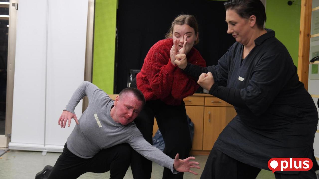 -Das-Experiment-Ovigo-Proben-beginnen-mit-Kampftechniken