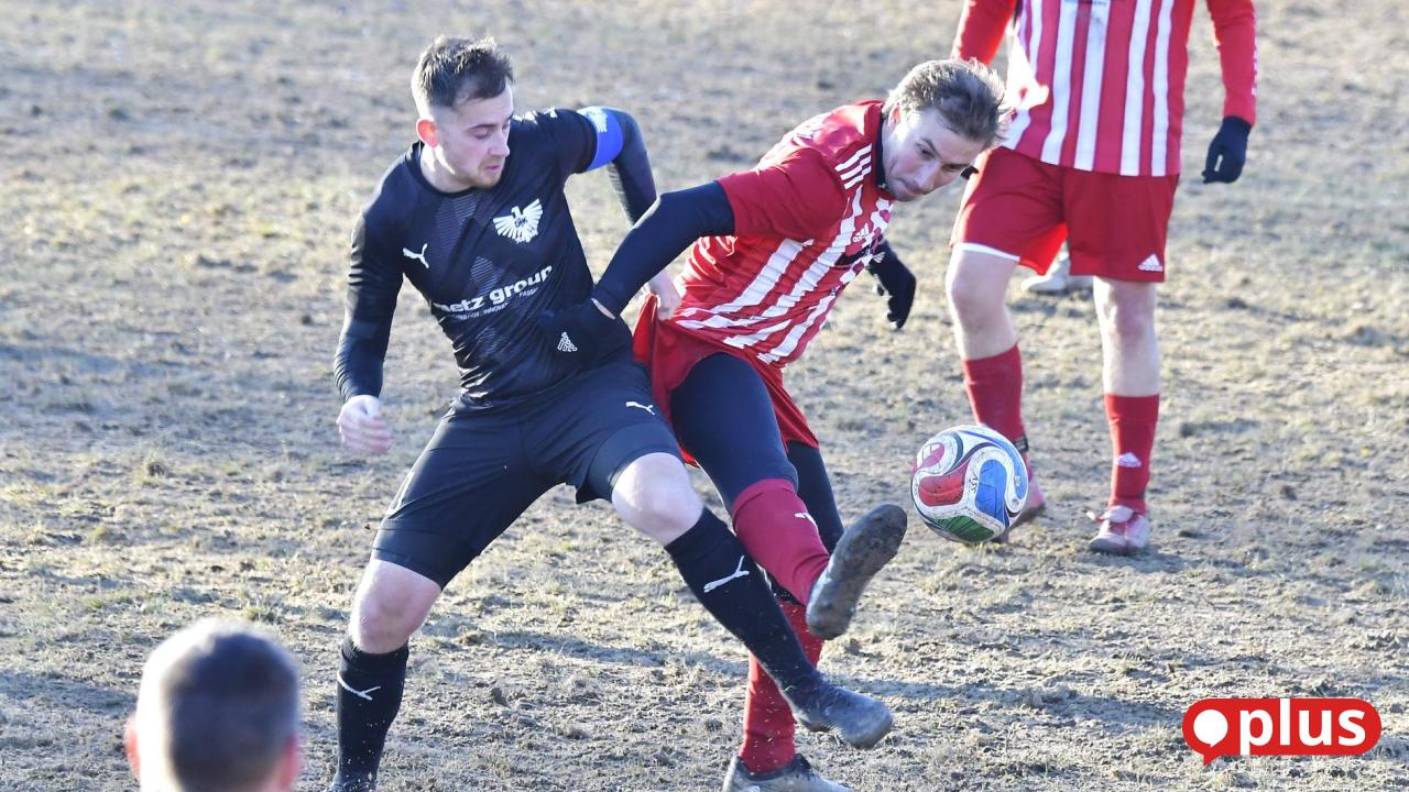 Kein-Wetter-f-r-Frostbeulen-Drei-Teams-zaubern-im-Fu-ball-Winterland