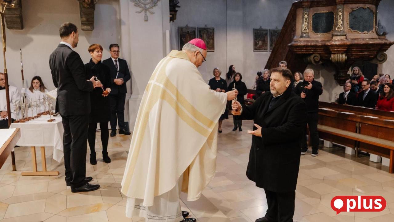 Bischof-Rudolf-Voderholzer-entsendet-Alexander-H-rl-aus-Pullenreuth-zum-Katechisten