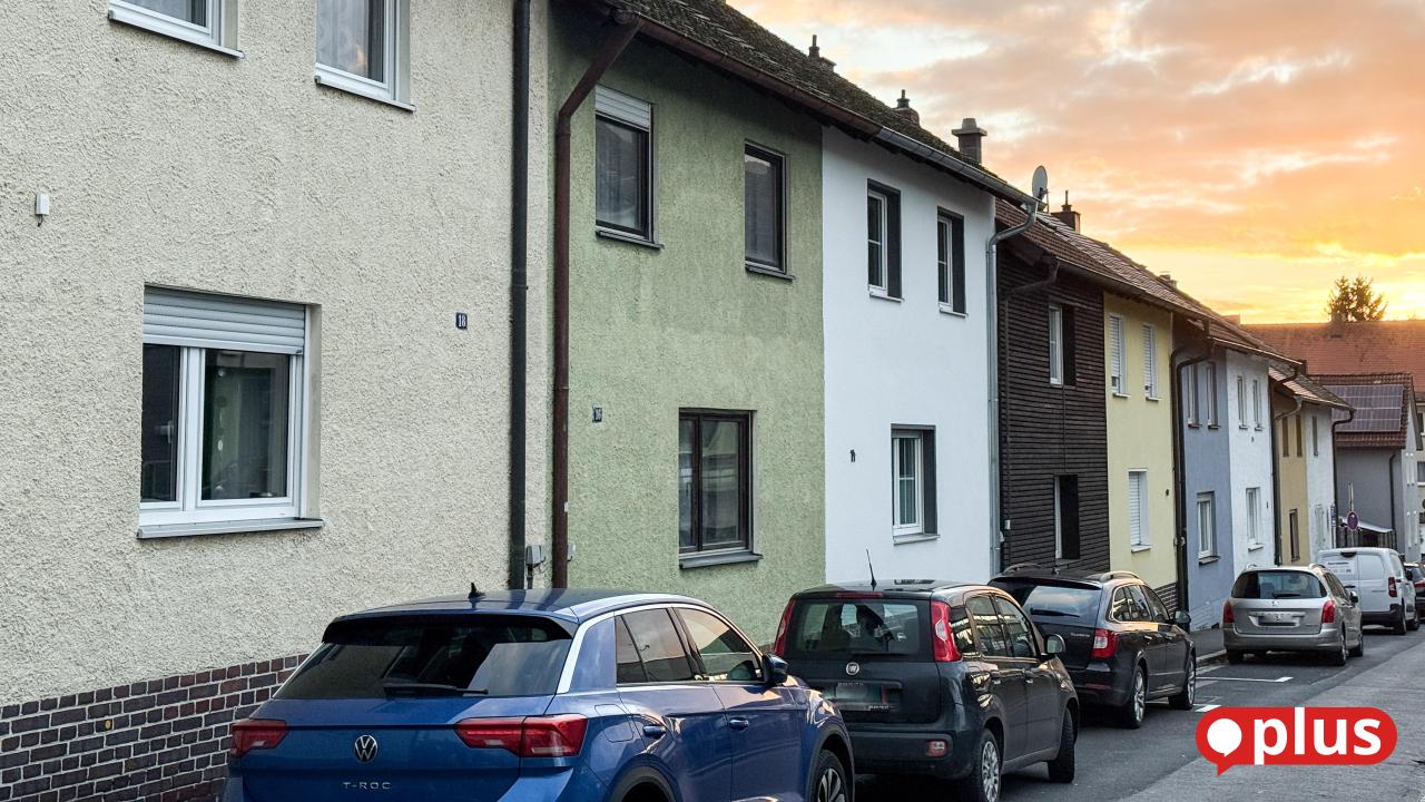 Wegen-Verkehrsf-hrung-B-rgermeister-Preu-im-Gespr-ch-mit-Anwohnern-in-Amberg