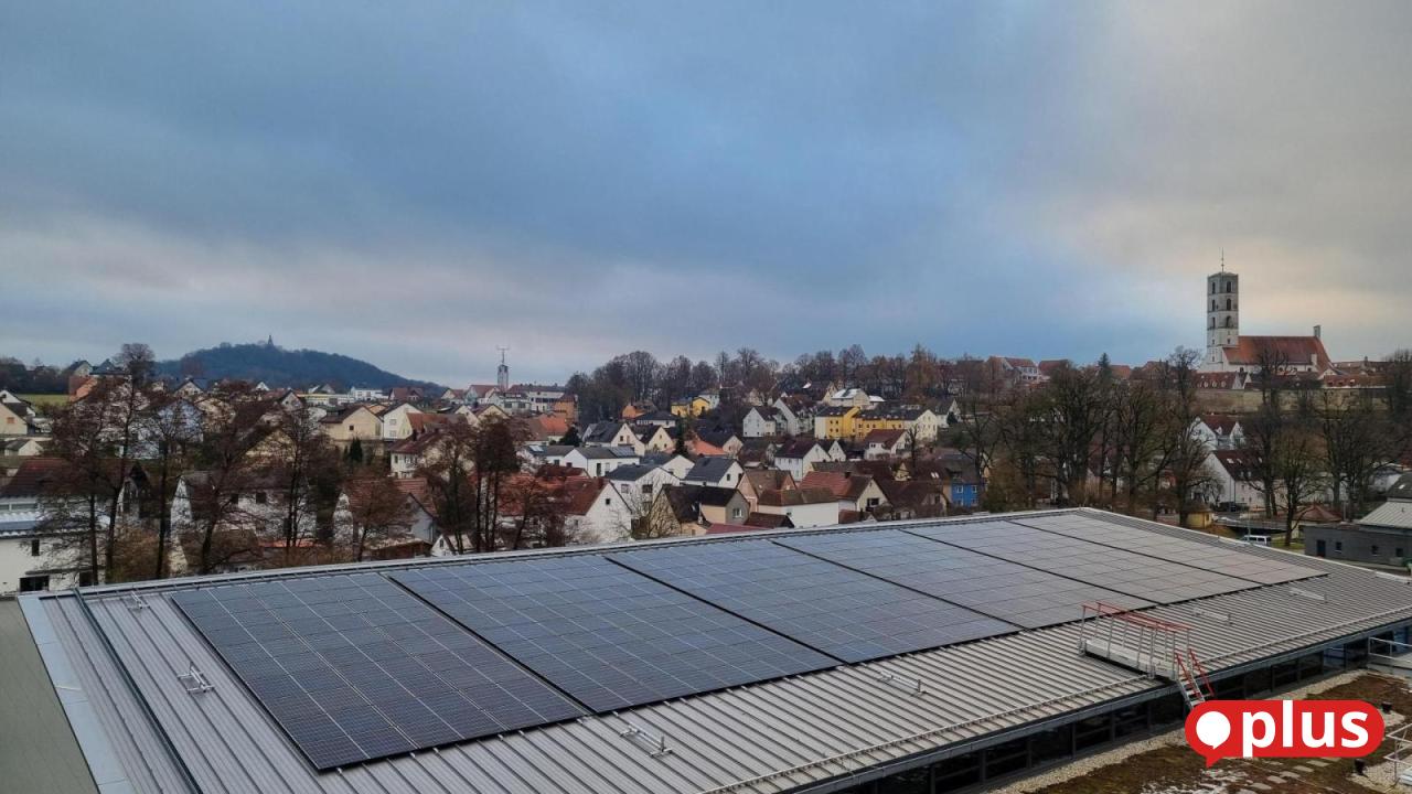 Gr-te-PV-Anlage-des-Landkreises-ist-in-Sulzbach-Rosenberg