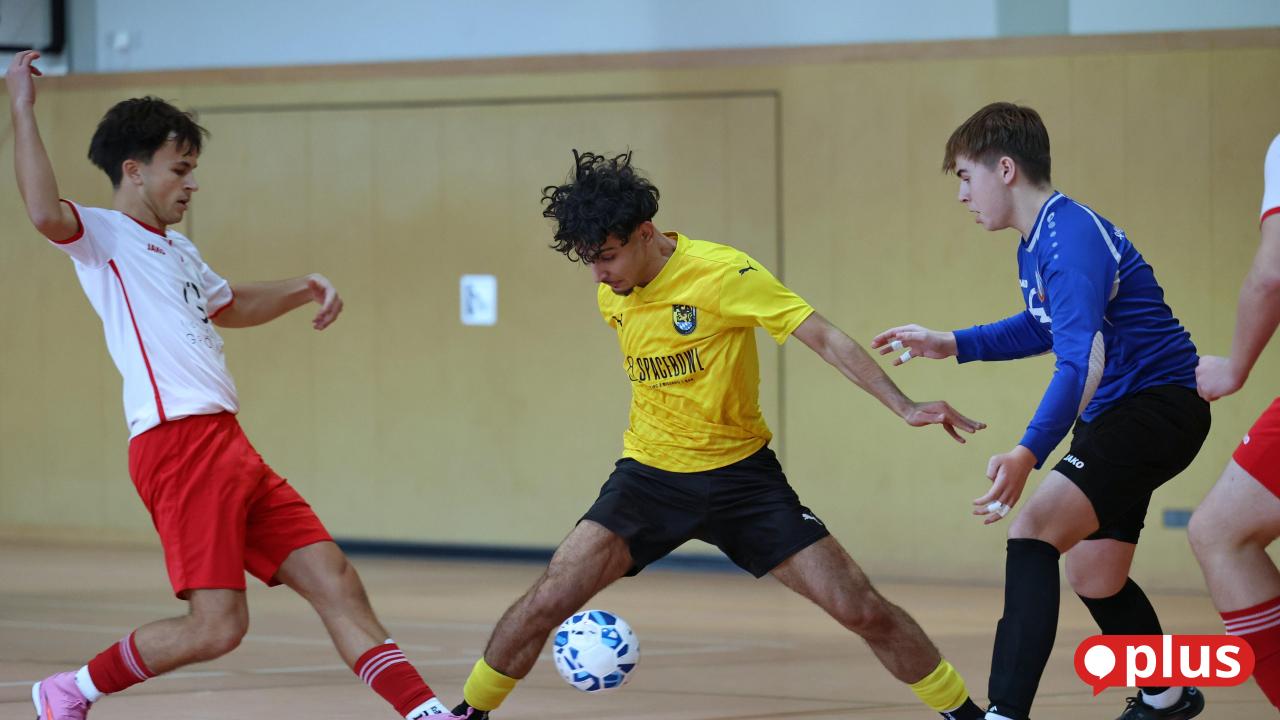 Bildergalerie-U19-Junioren-der-SpVgg-Vohenstrau-setzen-sich-bei-Futsal-Endrunde-durch