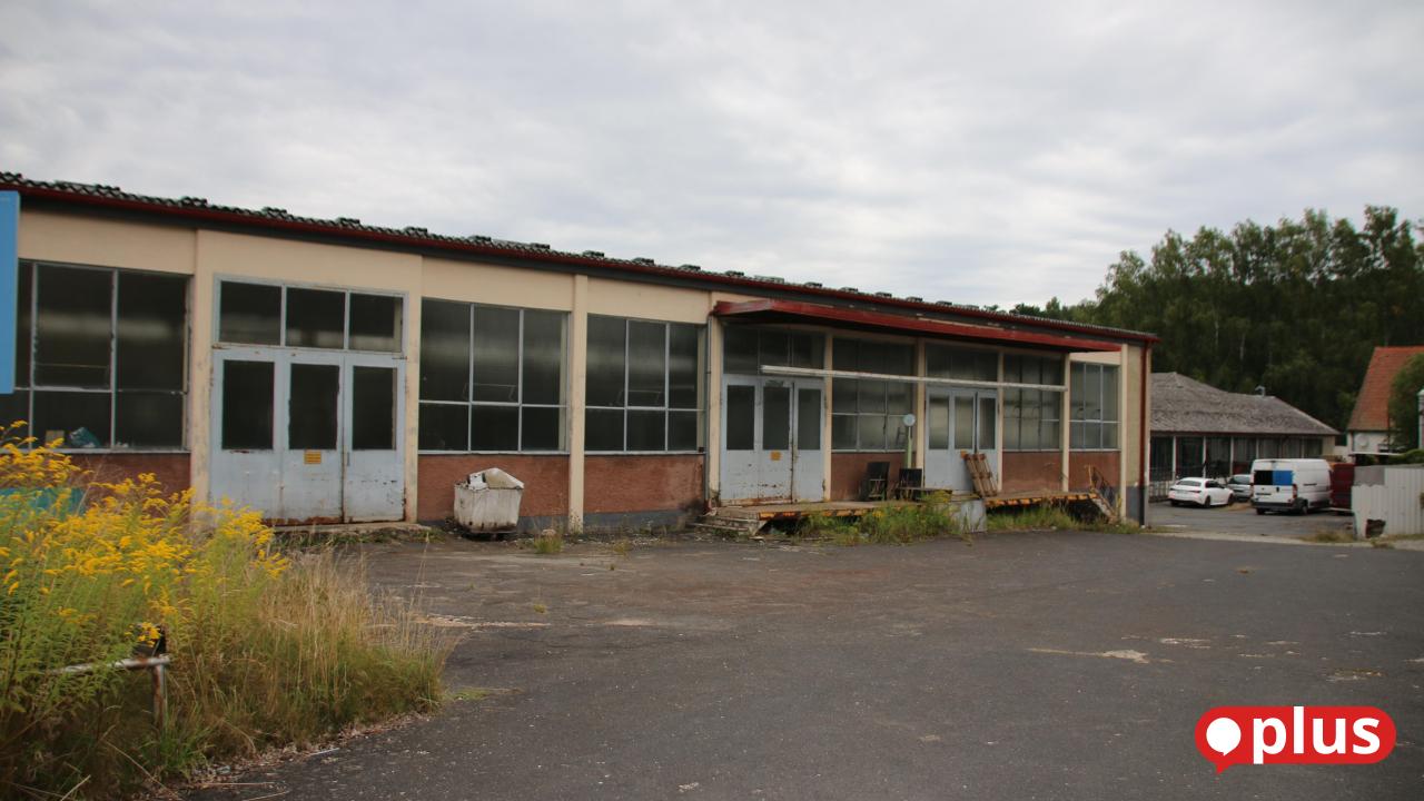 Unternehmen-kauft-Firmengel-nde-einer-ehemaligen-W-scherei-in-Grafenw-hr