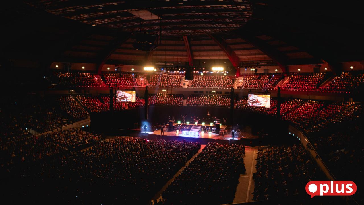 Halb-Amberg-pilgert-zum-Weihnachtsmusical-in-die-Olympiahalle