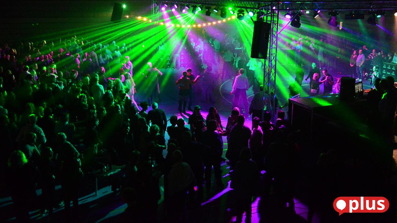 H-llriegl-s-Christmas-Party-in-Weiden-feiert-triumphale-R-ckkehr