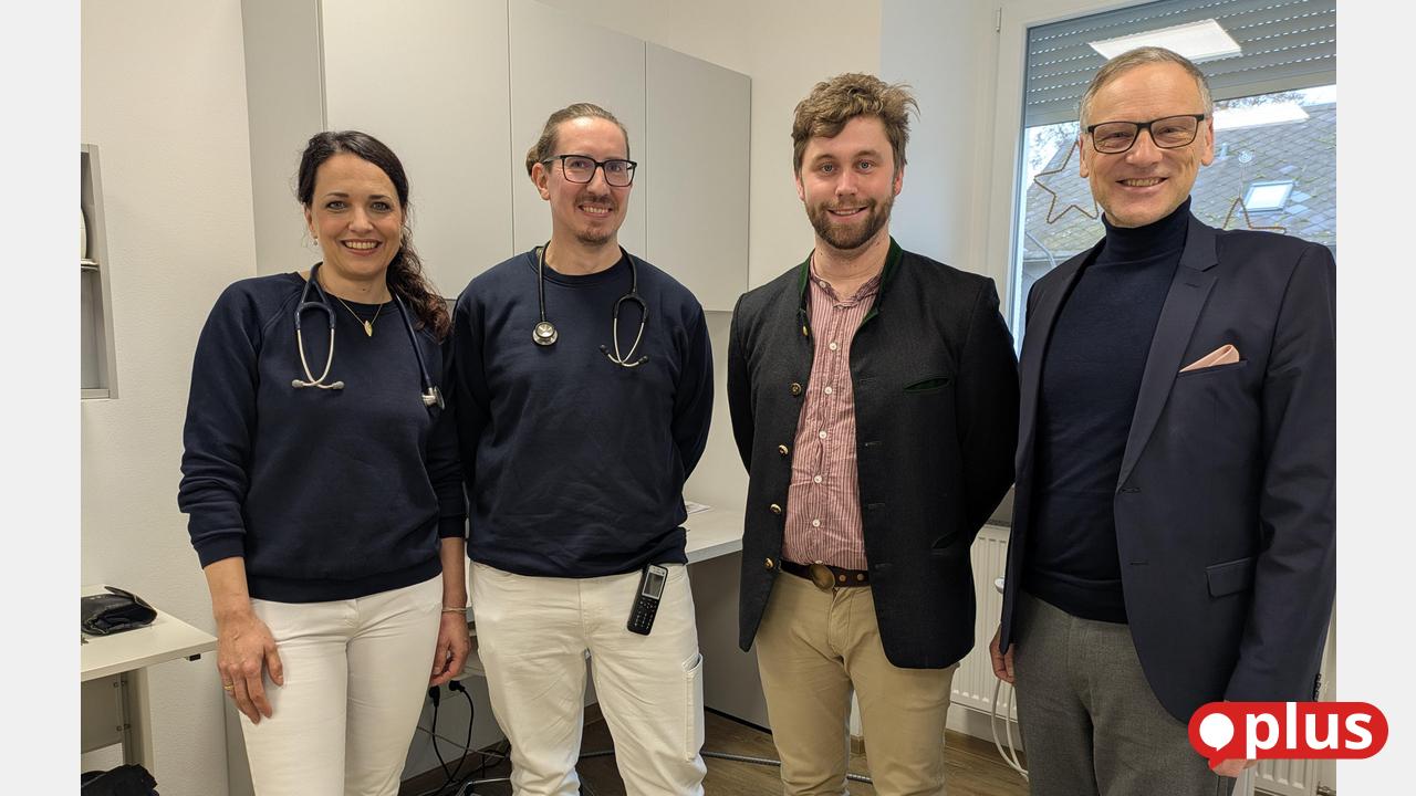 Dr-Max-Bolch-verst-rkt-ab-Januar-rzteteam-in-der-Praxis-Kunz-in-Waldsassen