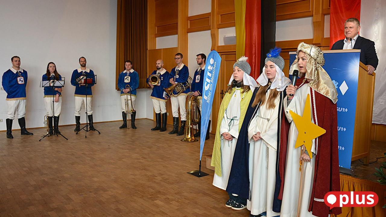 Dreik-nigsfr-hschoppen-der-CSU-Hirschau-Merkl-verspricht-solide-Politik