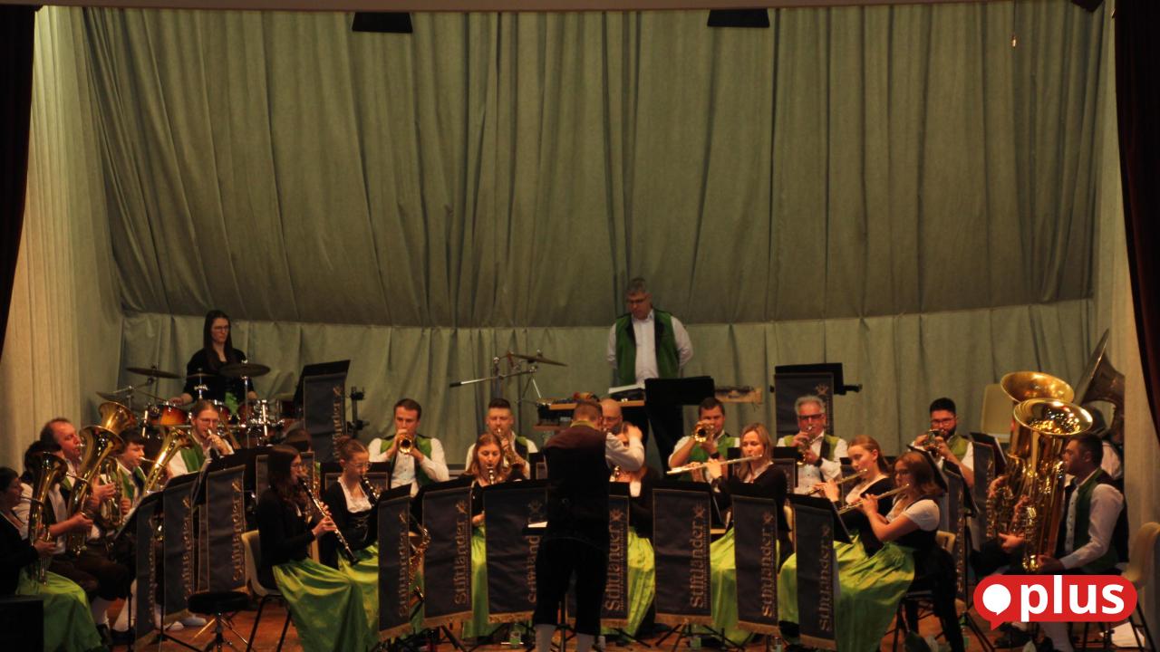 Beschwingtes-und-hochklassiges-Dreik-nigskonzert