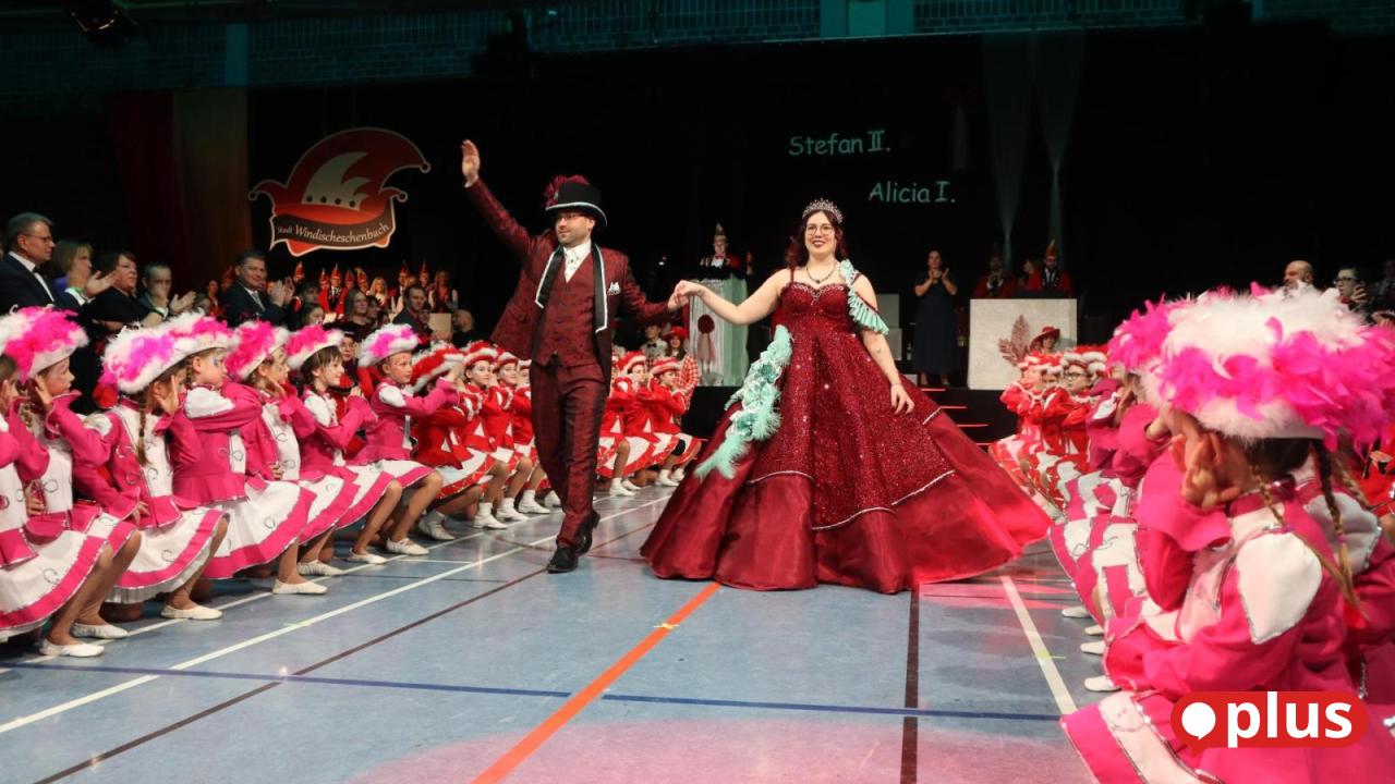 Inthronisationsball-in-Windischeschenbach-Glanzvoller-Auftakt-in-die-n-rrische-Zeit